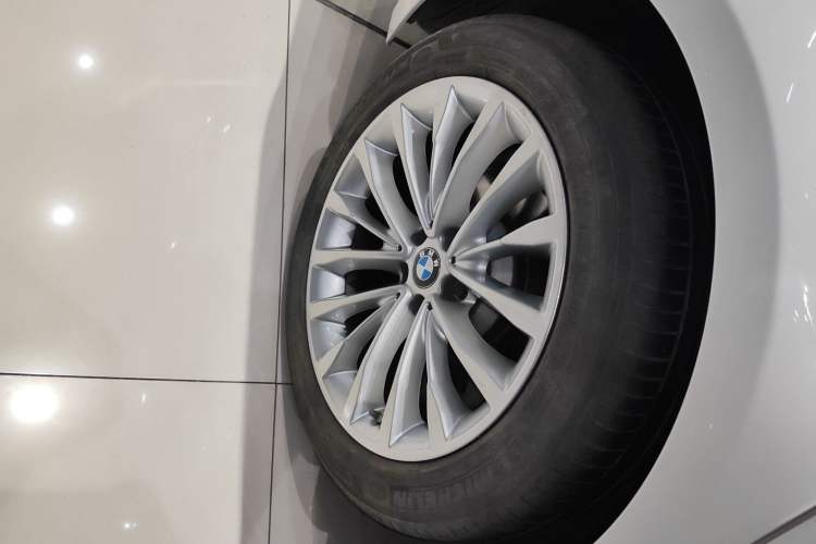 Used BMW 5 Series 2019 Facelifted 525Li Luxury Package
