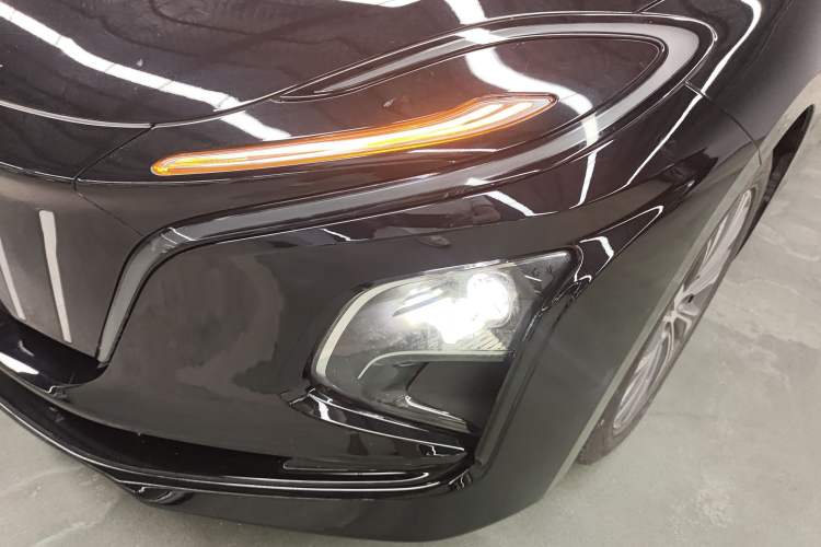 Used Hongqi E-QM5 2022 431 km Charge & Enjoy Edition
