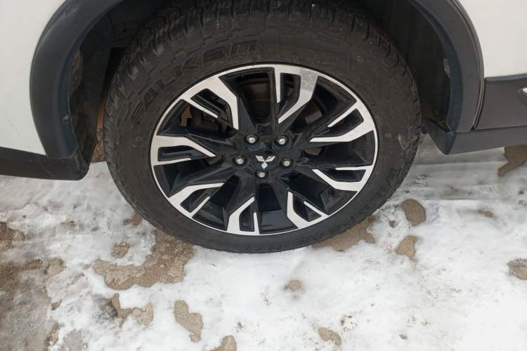 Used Mitsubishi Outlander 2019 2.0L Two-Wheel Drive Comfort Edition 5 Seats China V Standard