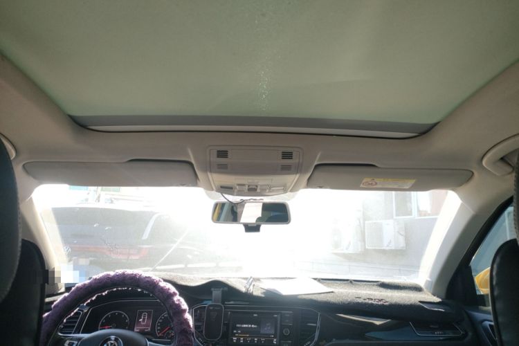 Used Volkswagen T-ROC 2018 280TSI DSG Two-Wheel-Drive Luxury Version China V Emission Standard
