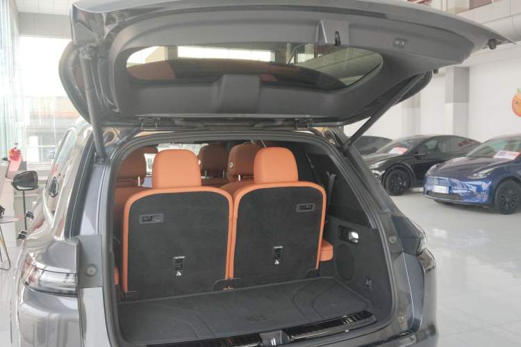 Used Li Auto L8 2024 Pro Model
