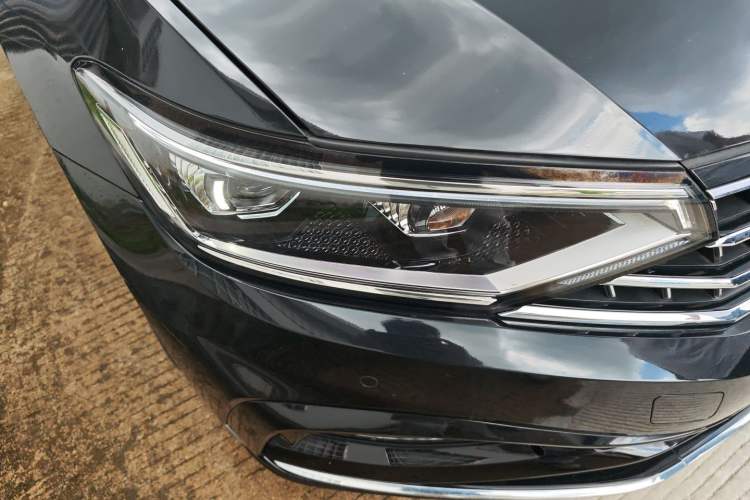 Used Volkswagen Magotan 2023 2 Million Units Limited Edition 330TSI DSG Leading Version
