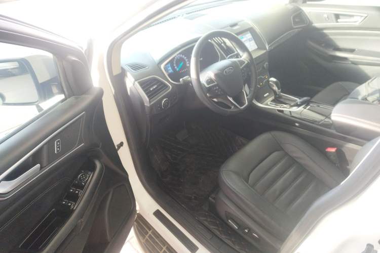 Used Ford Edge 2016 EcoBoost 245 Two-Wheel-Drive Titanium 7-Seater