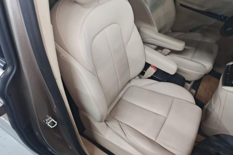 Used Buick GL8 2022 ES Landtrek 653T Luxury Edition
