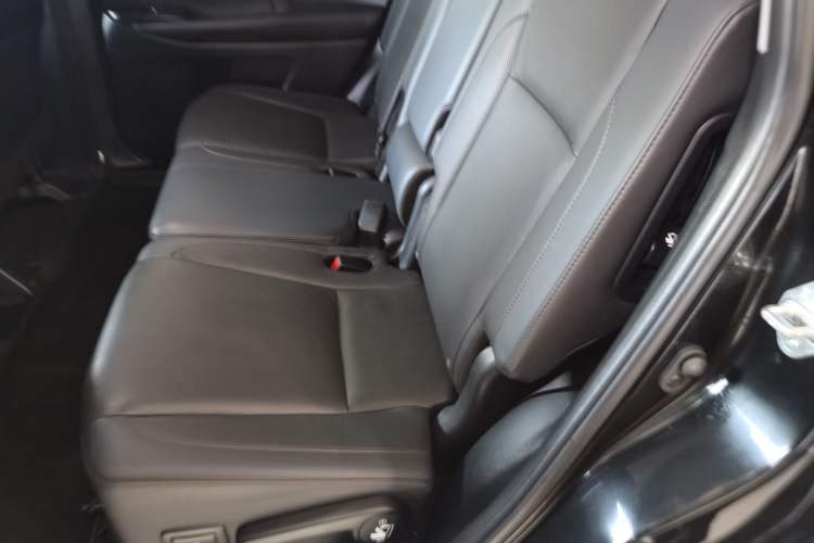 Used Toyota Highlander 2018 2.0T Two-Wheel Drive Luxury Edition 7 Seats China VI Standard
