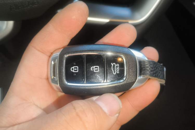 Used Hyundai Elantra 2023 1.5L CVT LUX Prestige Edition