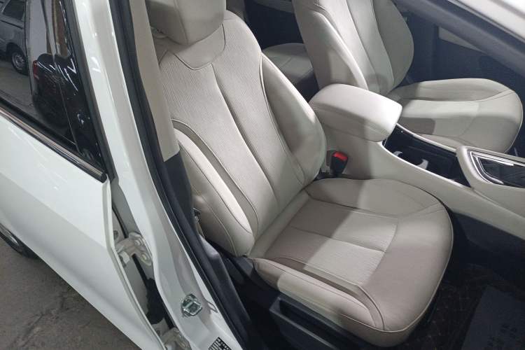 Used Buick GL6 2018 18T 5-Seater Elite Version
