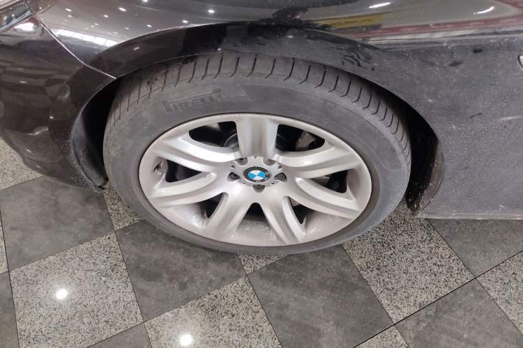 Used BMW 5 Series GT 2017 528i Leading Model
