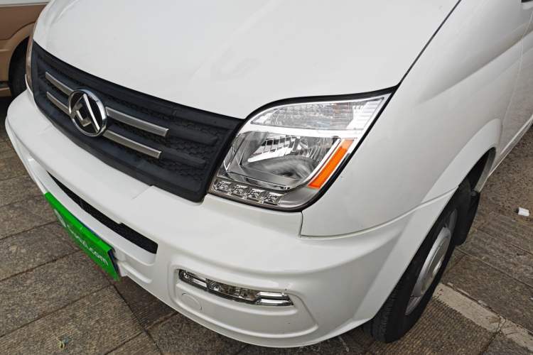 Used SAIC MAXUS Xintu V80 2023 2.0T AMT Classic Aoyuntong Short Wheelbase Ultra-Low Roof 5/6-Seater