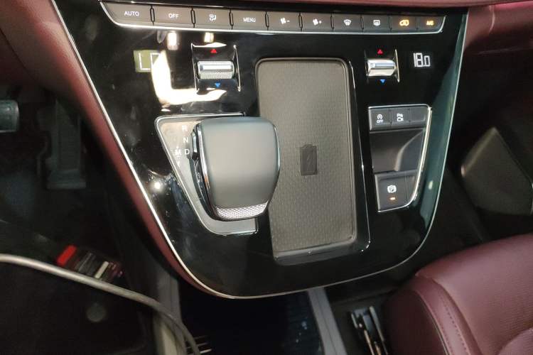 Used Hongqi HQ9 2023 2.0T Smart Connect Flagship Edition
