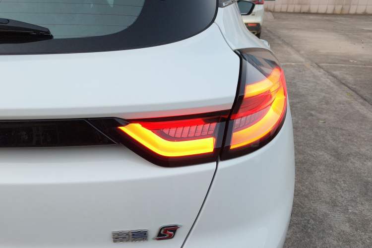 Used Geely Auto Emgrand S 2021 1.4T CVT Prestige Edition
