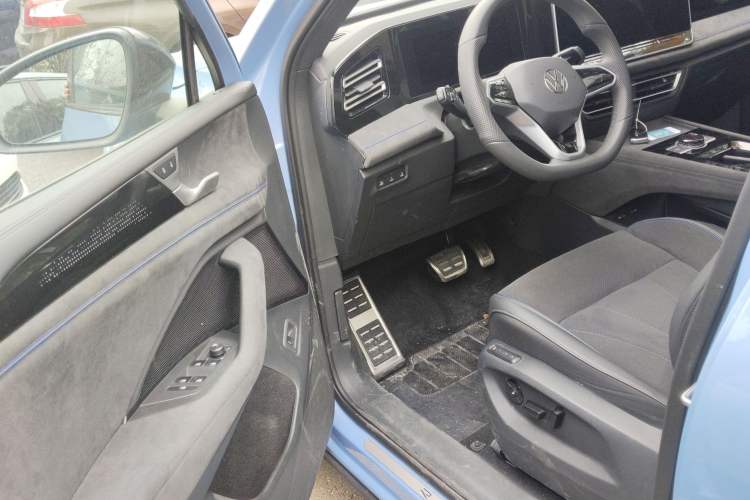 Used Volkswagen Tiguan L 2024 PRO 380TSI Four-Wheel Drive R-Line Prestige Edition
