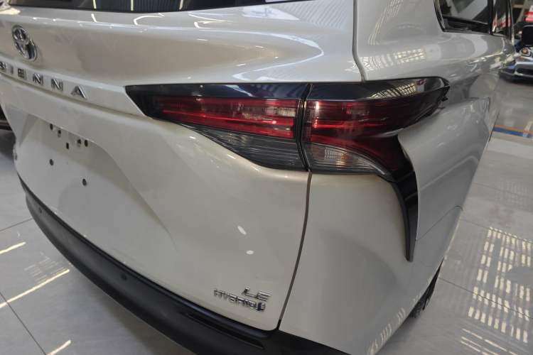 Used Toyota Sienna 2021 2.5L Hybrid Comfort Edition
