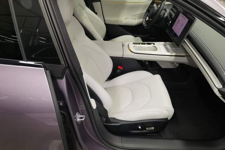 Used  SU7 2024 Rear-Drive Long-Range Intelligent Driving Version
