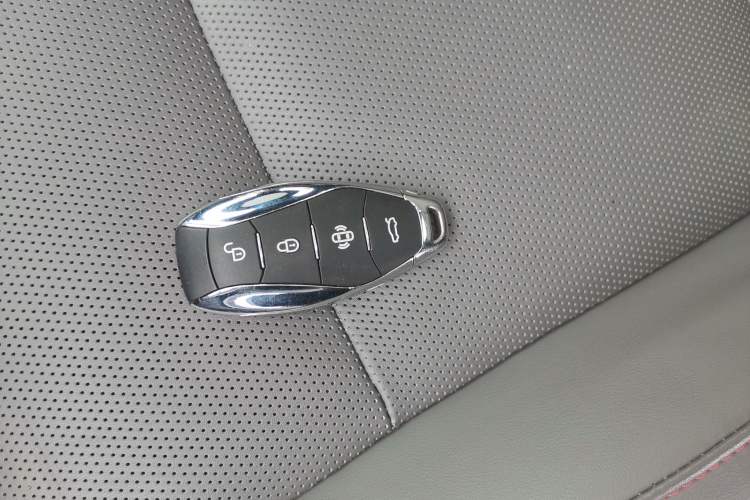 Used Hongqi EH7 2025 640 All-Wheel Drive Smart Selection Edition
