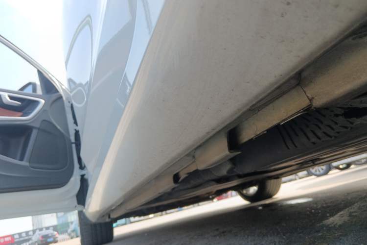 Used Volvo S60 2015 S60L 2.0T Zhiyuan Edition
