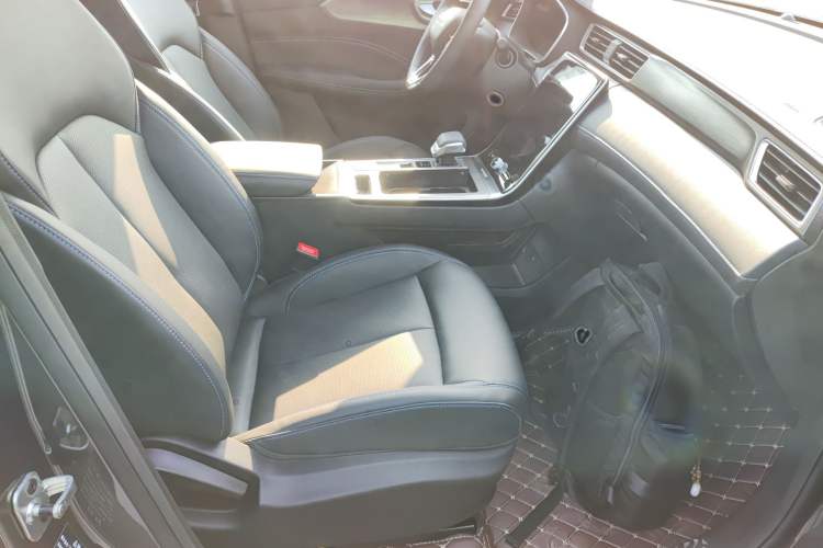 Used Roewe RX5 2025 PLUS 330TGI Automatic Trendsetting Smart Edition