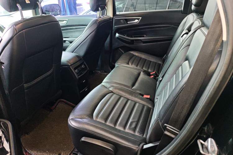 Used Ford Edge 2018 EcoBoost 245 Two-Wheel-Drive Platinum Edition 7-Seater China V Emission Standard
