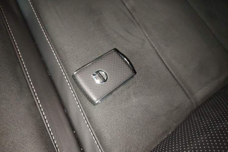 Used Volvo XC60 2019 T5 4x4 Smart & Dynamic Sport Edition China VI Standard