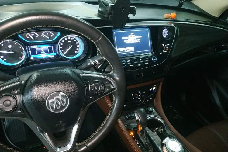 Used Buick Envision 2017 20T Two-Wheel Drive Luxury Model
