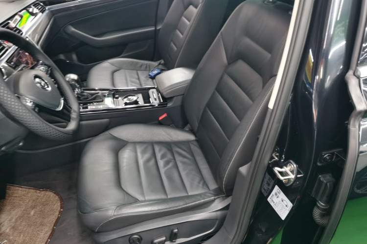 Used Volkswagen Phideon 2018 Revised Version 380TSI Two-Wheel Drive Business Edition
