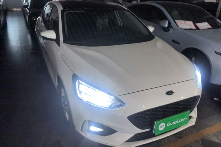 Used Ford Focus 2021 Hatchback EcoBoost 180 Automatic Titanium Edition
