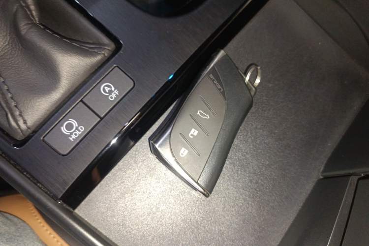 Used Lexus ES 2022 200 Excellence Edition
