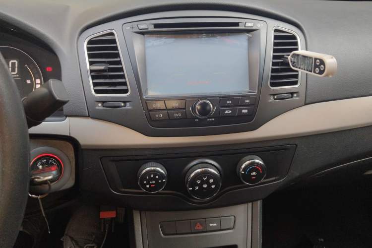 Used Roewe 350 2015 1.5L Manual Luxury Sunroof Edition
