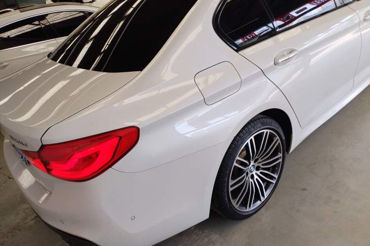 Used BMW 5 Series 2018 Restyled 530Li Leading Edition M Sport Package
