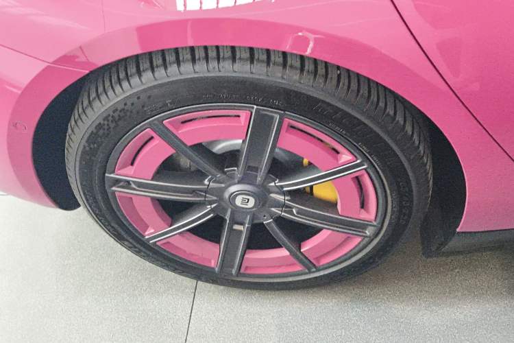 Used Xiaomi Auto SU7 2024 Four-Wheel Drive Ultra-Long Range Advanced Intelligent Driving Max Edition