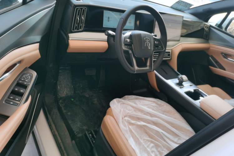 Used BYD Song L DM-i 2024 112 km Leading Edition
