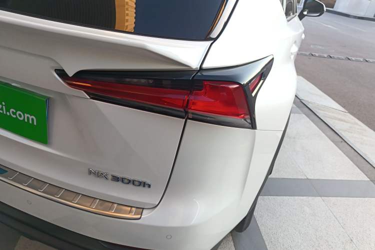 Used Lexus NX 2020 300h Front-Drive FENGSHANG Version China VI Standard