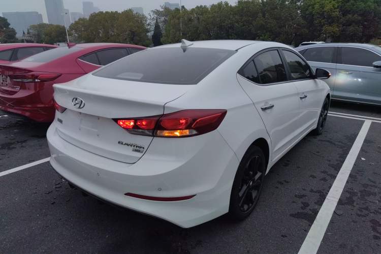 Used Hyundai Elantra 2016 1.6L Automatic ZhiXuan – Elite Version
