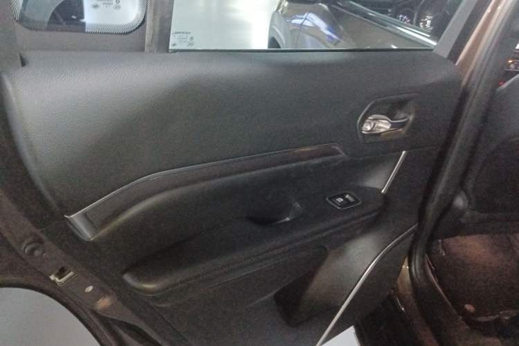 Used  Grand Commander 2018 2.0T Four-Wheel Drive Premium Navigation Version China V
