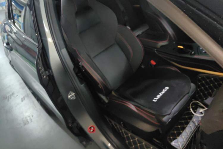 Used Lynk & Co 05 2020 2.0TD Four-Wheel Drive HypeHalo
