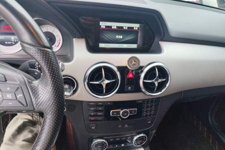 Used Mercedes-Benz GLK-Class 2013 GLK 300 4MATIC Dynamic Sunroof Model