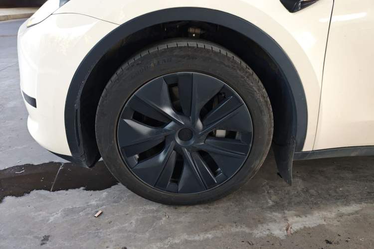 Used Tesla Model Y 2024 Rear-Wheel-Drive Version
