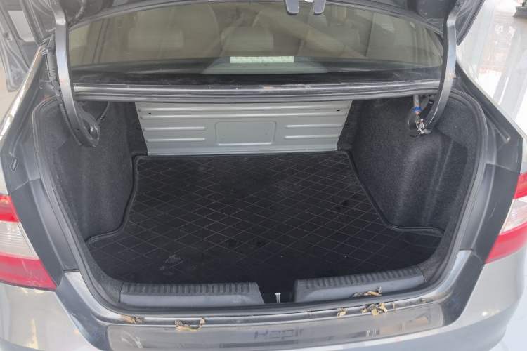 Used Skoda Rapid 2015 1.6L Manual Smart Selection Model
