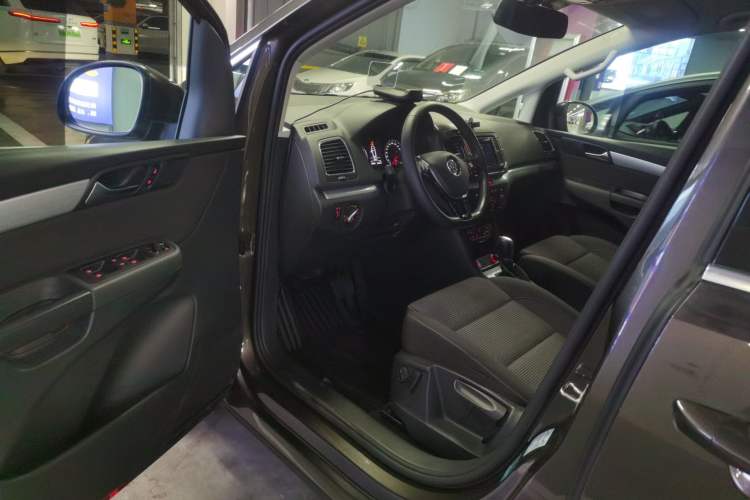 Used Volkswagen Sharan 2018 Revised Version 380TSI Comfort Edition 7-Seater
