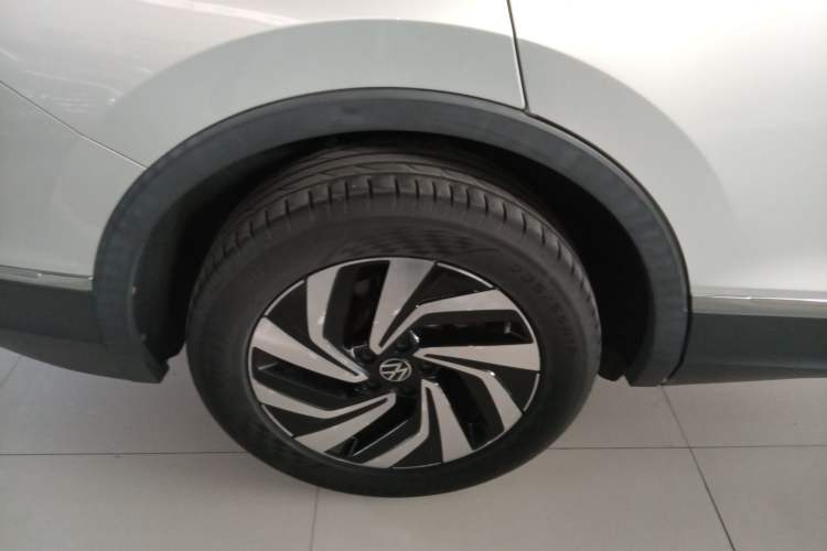 Used Volkswagen Tiguan L 2022 330TSI Automatic Two-Wheel Drive Smart Edition