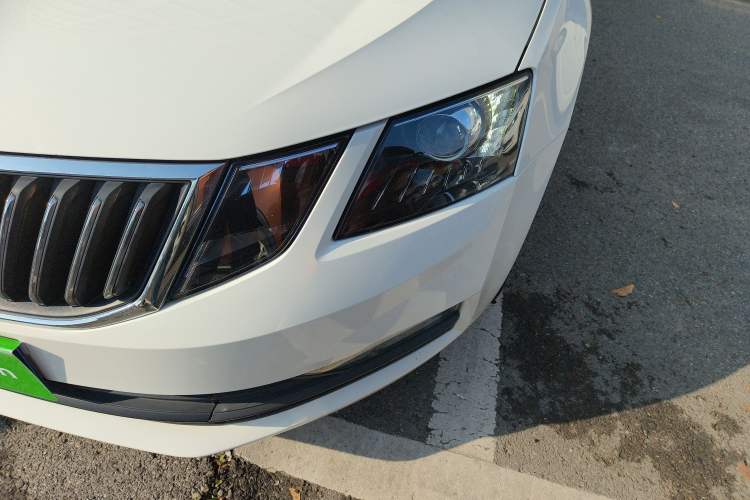 Used Skoda Octavia 2019 1.5L Automatic SmartDrive Comfort Edition China VI Standard
