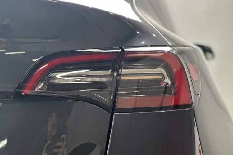 Used Tesla Model Y 2024 Rear-Wheel-Drive Version
