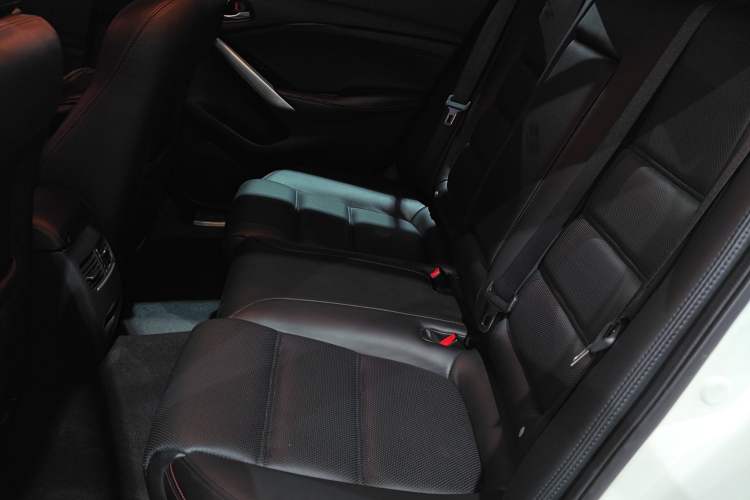 Used Mazda Atenza 2014 2.5L Sky Blue Supreme Edition
