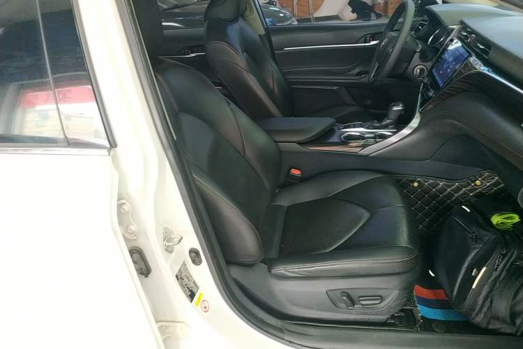 Used Toyota Camry 2018 2.0E Leading Edition