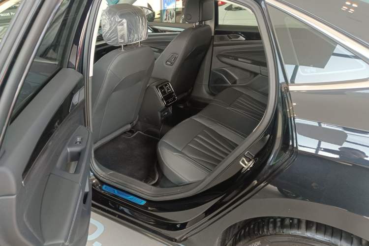 Used Volkswagen Passat 2025 Premium Version 380TSI Dragon Edition