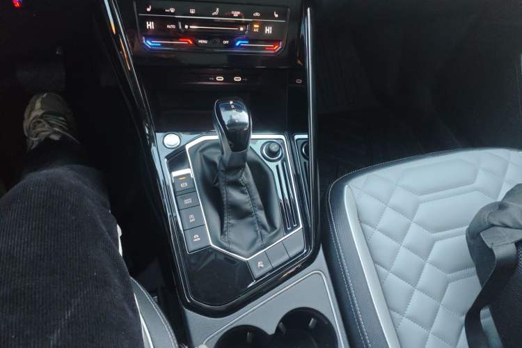 Used Volkswagen Tayron 2023 330TSI Two-Wheel-Drive R-Line High-Energy Version
