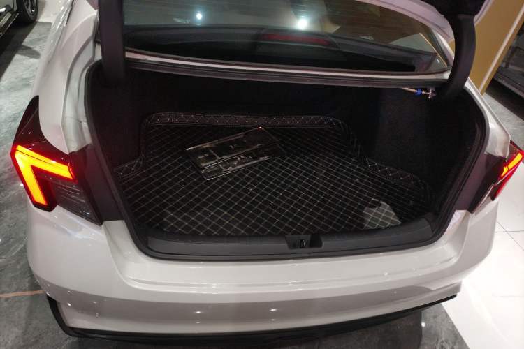 Used Honda Integra 2023 240TURBO CVT Leading Edition
