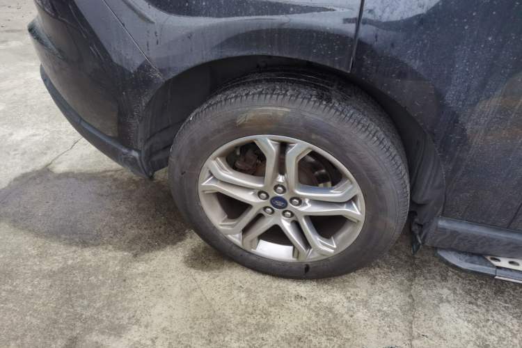 Used Ford Edge 2015 2.0T GTDi Two-Wheel-Drive High-Line Version