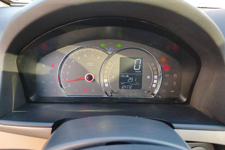 Used Roewe 350 2015 1.5L Manual Luxury Sunroof Edition