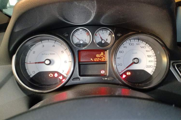 Used Peugeot 308 2014 Enjoy Edition Classic 1.6L Manual YouShang Model
